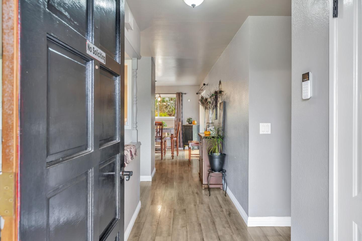 Detail Gallery Image 7 of 32 For 7561 Chester Dr, Salinas,  CA 93907 - 3 Beds | 2 Baths