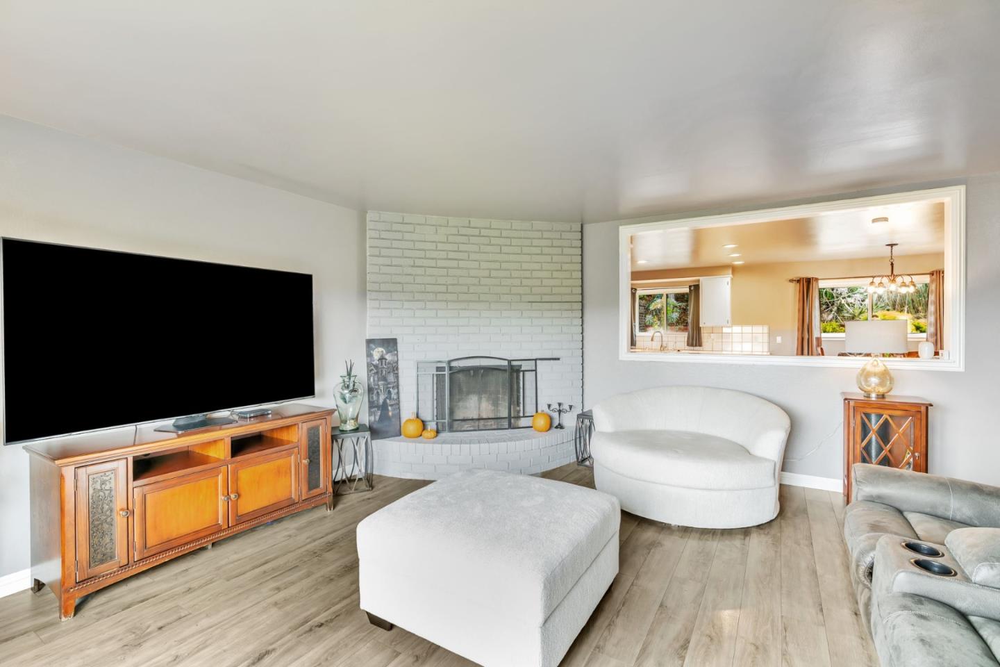 Detail Gallery Image 9 of 32 For 7561 Chester Dr, Salinas,  CA 93907 - 3 Beds | 2 Baths