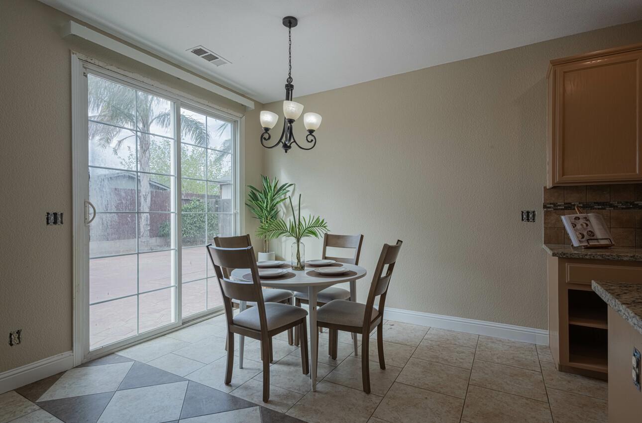 Detail Gallery Image 10 of 41 For 1592 Lacreta Ave, Madera,  CA 93638 - 4 Beds | 2 Baths