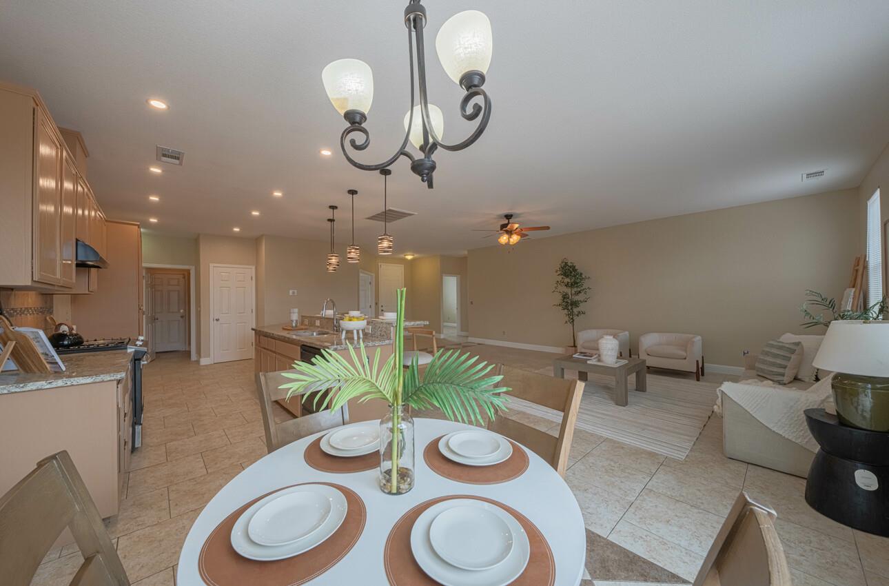 Detail Gallery Image 14 of 41 For 1592 Lacreta Ave, Madera,  CA 93638 - 4 Beds | 2 Baths