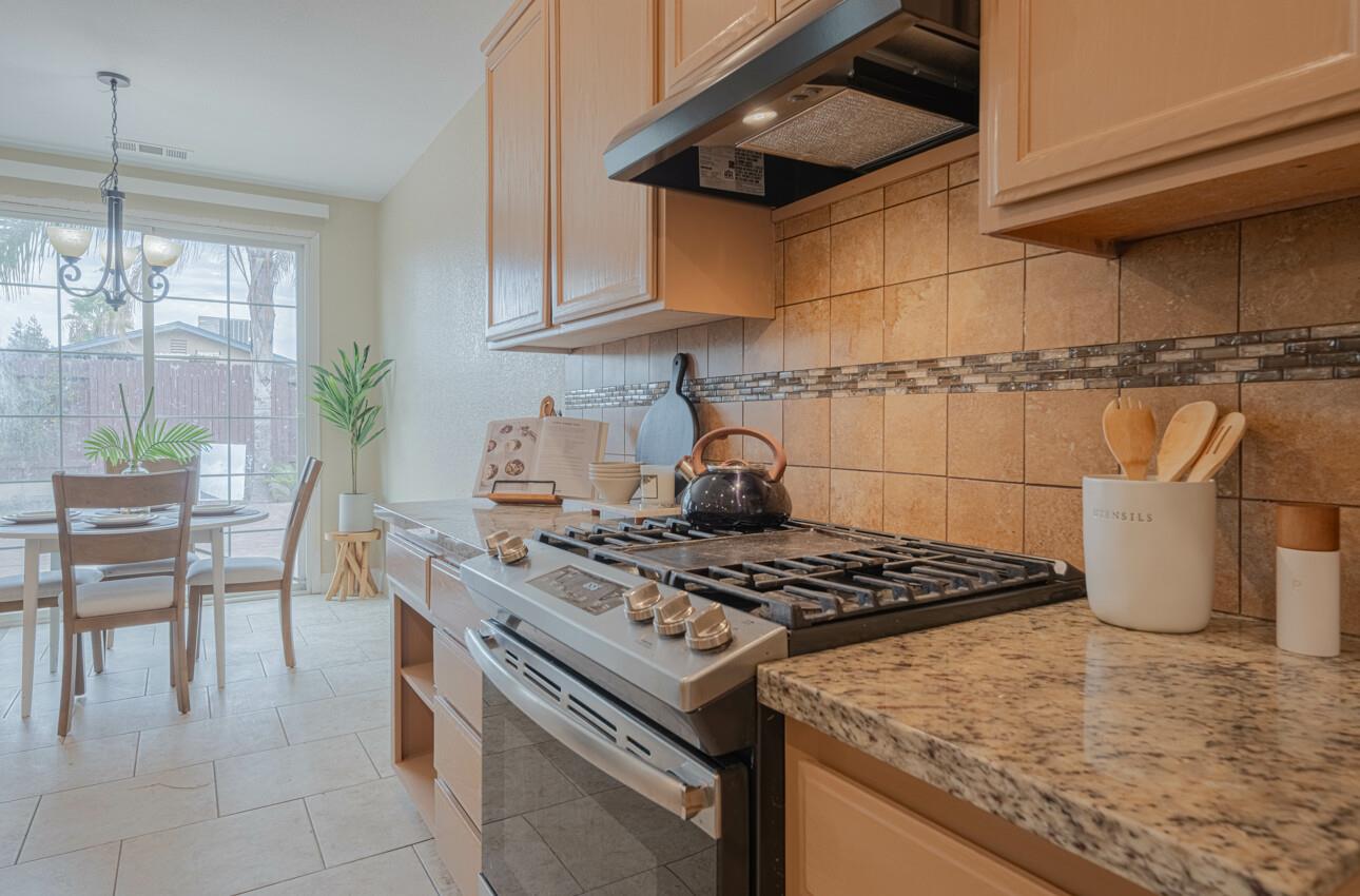 Detail Gallery Image 17 of 41 For 1592 Lacreta Ave, Madera,  CA 93638 - 4 Beds | 2 Baths