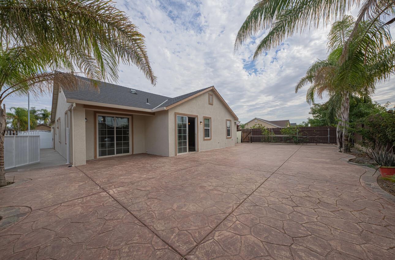 Detail Gallery Image 3 of 41 For 1592 Lacreta Ave, Madera,  CA 93638 - 4 Beds | 2 Baths