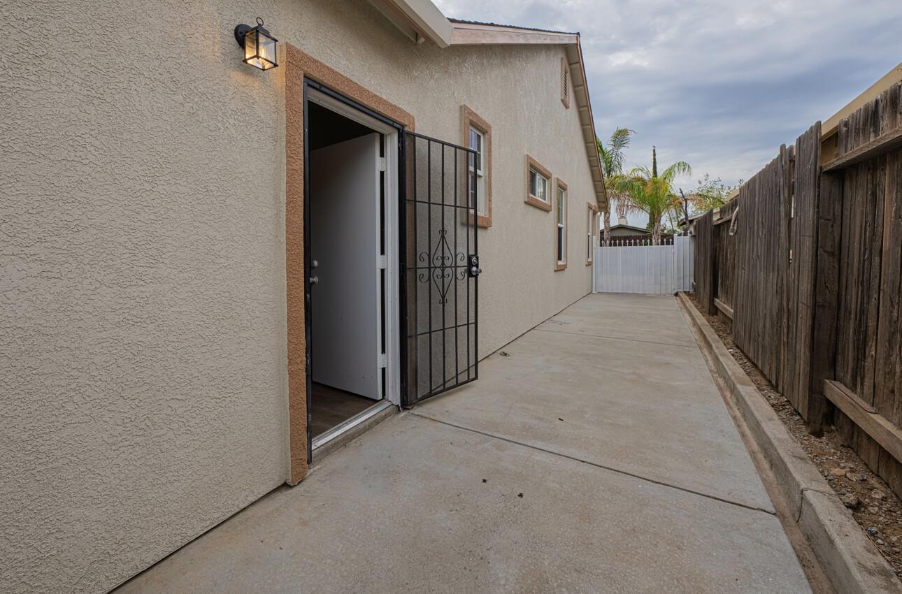 Detail Gallery Image 31 of 41 For 1592 Lacreta Ave, Madera,  CA 93638 - 4 Beds | 2 Baths