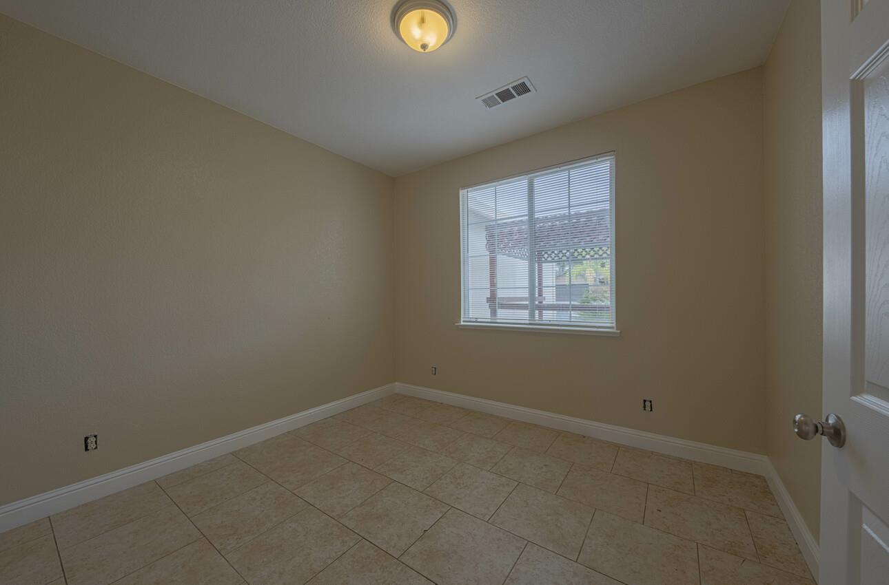 Detail Gallery Image 33 of 41 For 1592 Lacreta Ave, Madera,  CA 93638 - 4 Beds | 2 Baths