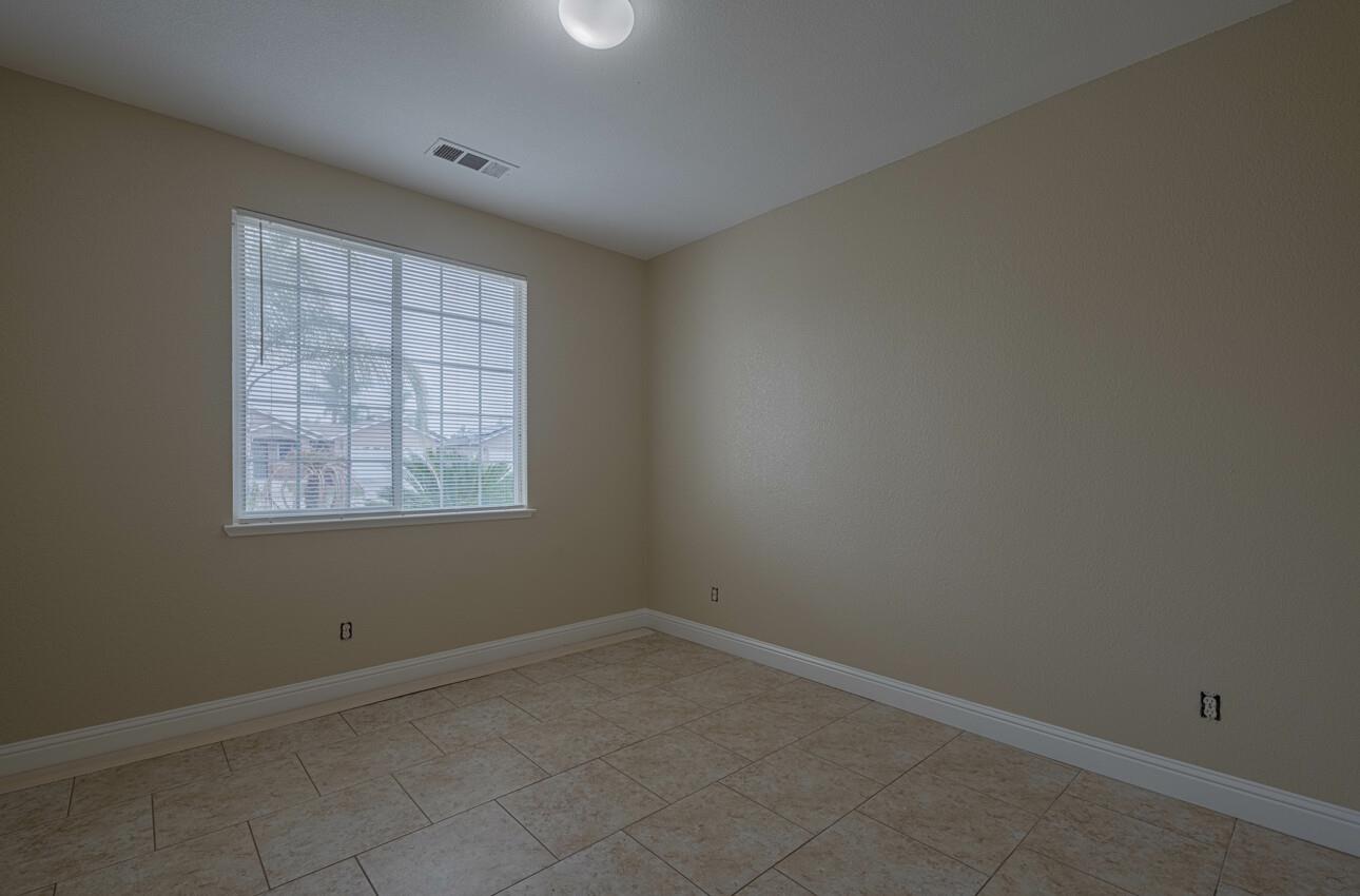 Detail Gallery Image 35 of 41 For 1592 Lacreta Ave, Madera,  CA 93638 - 4 Beds | 2 Baths