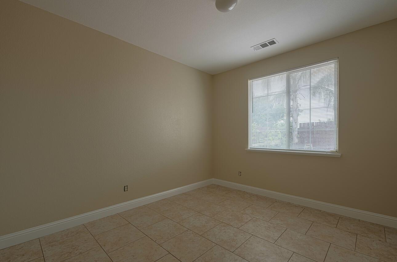 Detail Gallery Image 37 of 41 For 1592 Lacreta Ave, Madera,  CA 93638 - 4 Beds | 2 Baths