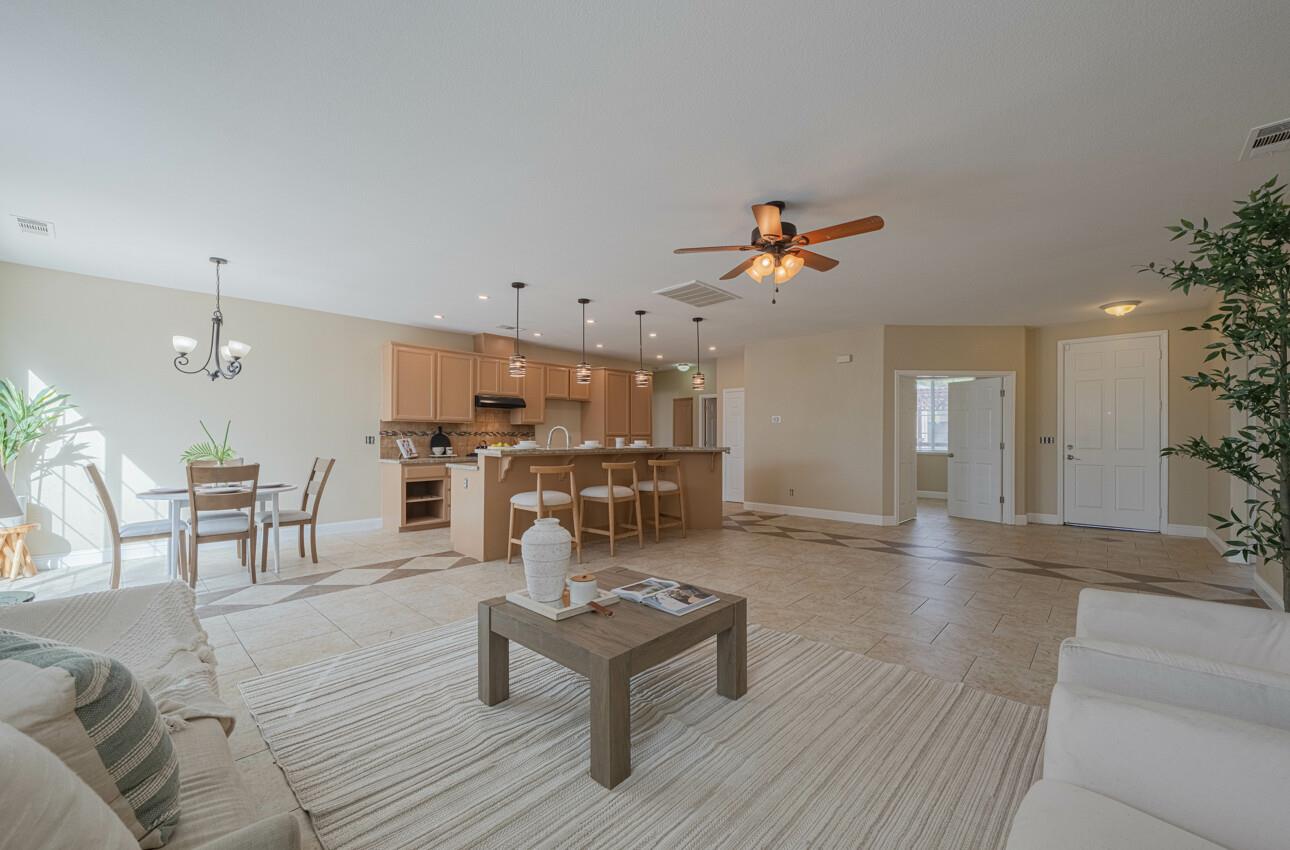 Detail Gallery Image 9 of 41 For 1592 Lacreta Ave, Madera,  CA 93638 - 4 Beds | 2 Baths