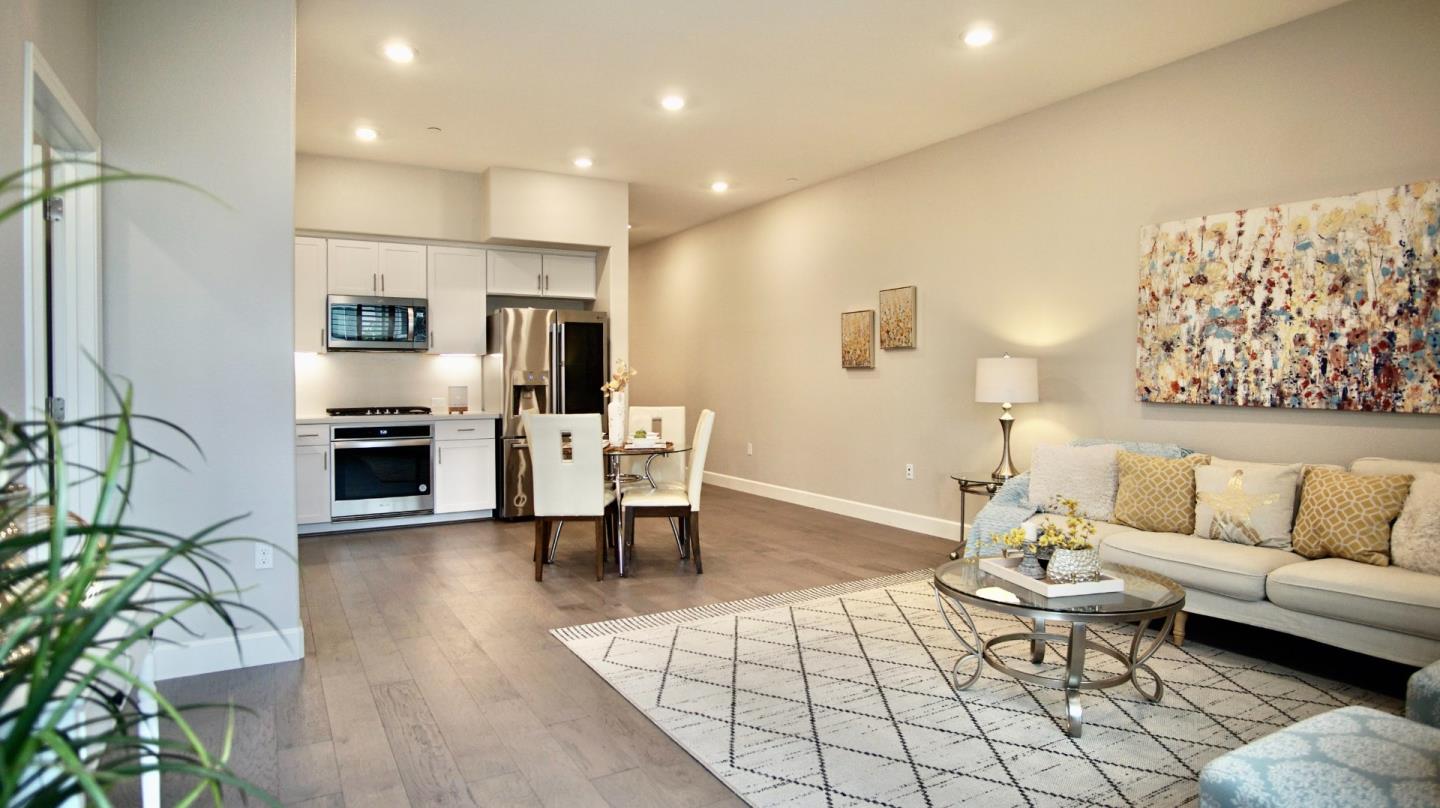 Detail Gallery Image 4 of 27 For 338 Llano De Los Robles Ave #3,  San Jose,  CA 95136 - 2 Beds | 2 Baths