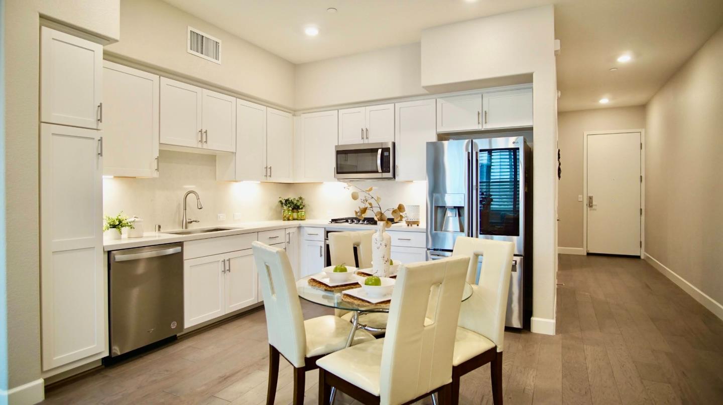 Detail Gallery Image 8 of 27 For 338 Llano De Los Robles Ave #3,  San Jose,  CA 95136 - 2 Beds | 2 Baths