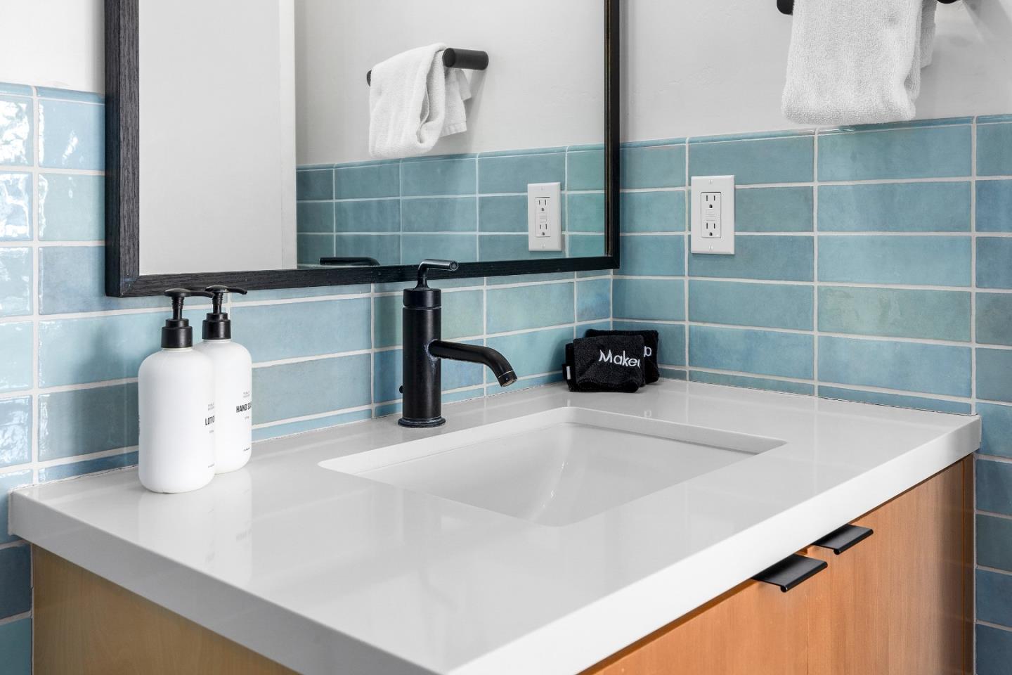 Detail Gallery Image 18 of 46 For 208 Capitola Ave, Capitola,  CA 95010 - – Beds | – Baths