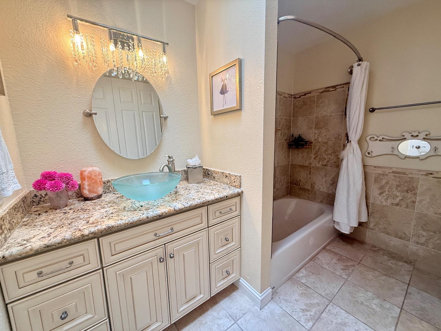 Detail Gallery Image 14 of 48 For Slns-Mty Hwy,  Salinas,  CA 93908 - 2 Beds | 2 Baths