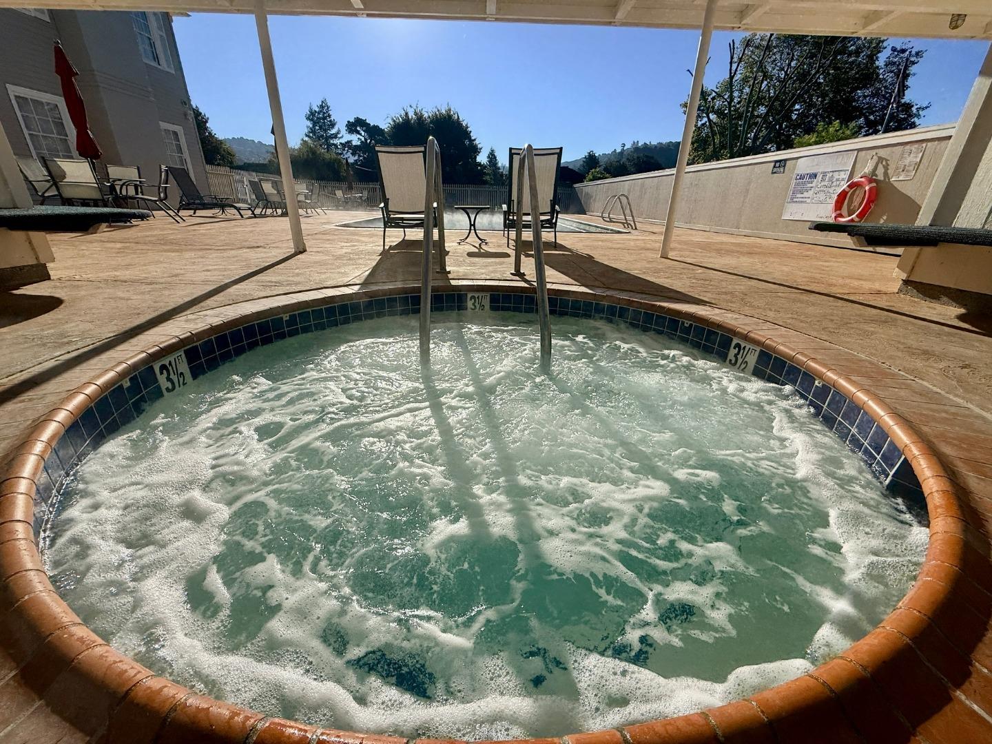 Detail Gallery Image 32 of 48 For Slns-Mty Hwy,  Salinas,  CA 93908 - 2 Beds | 2 Baths