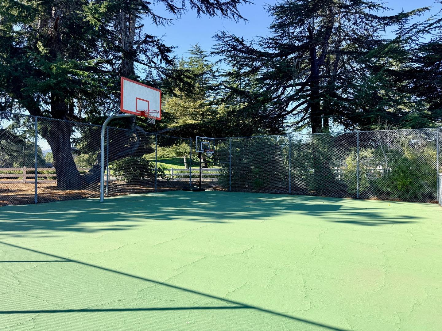 Detail Gallery Image 34 of 48 For Slns-Mty Hwy,  Salinas,  CA 93908 - 2 Beds | 2 Baths