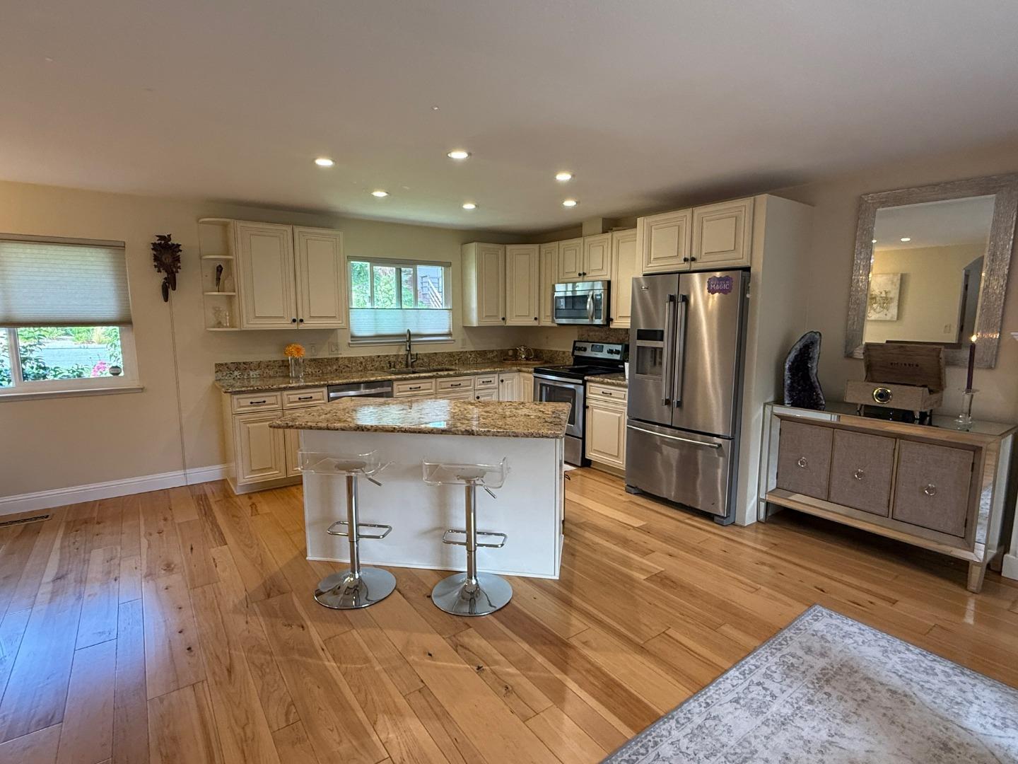 Detail Gallery Image 9 of 48 For Slns-Mty Hwy,  Salinas,  CA 93908 - 2 Beds | 2 Baths