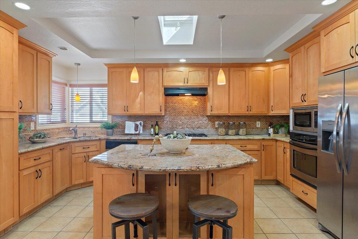 Detail Gallery Image 13 of 26 For 875 Mckendrie St, San Jose,  CA 95126 - 3 Beds | 1/1 Baths