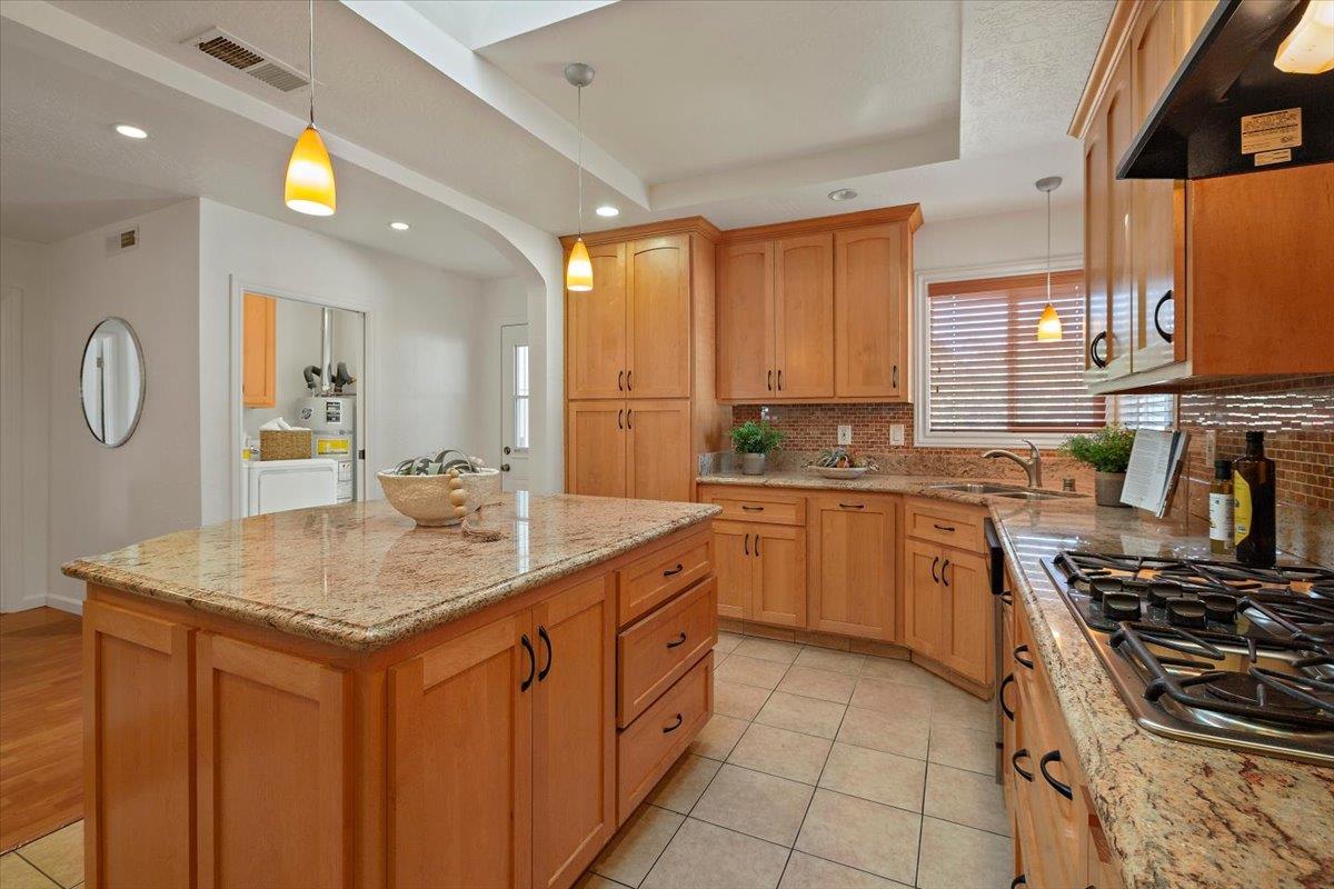 Detail Gallery Image 14 of 26 For 875 Mckendrie St, San Jose,  CA 95126 - 3 Beds | 1/1 Baths