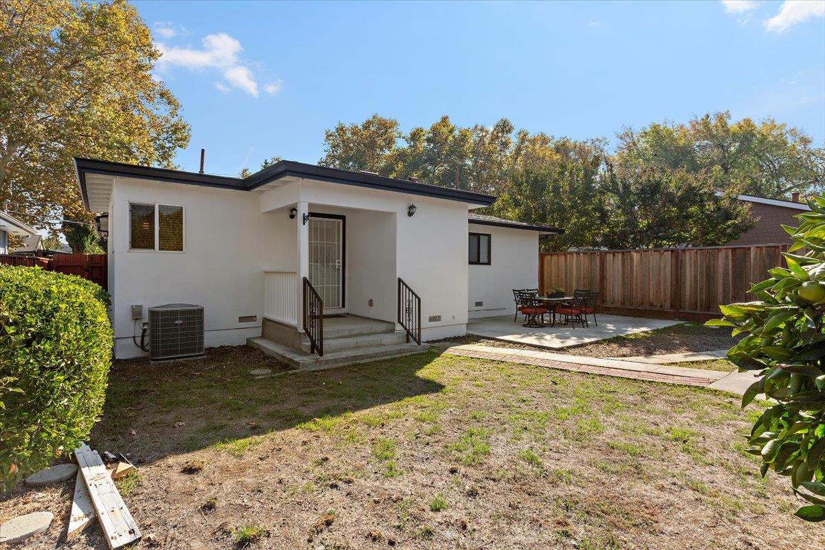 Detail Gallery Image 23 of 26 For 875 Mckendrie St, San Jose,  CA 95126 - 3 Beds | 1/1 Baths