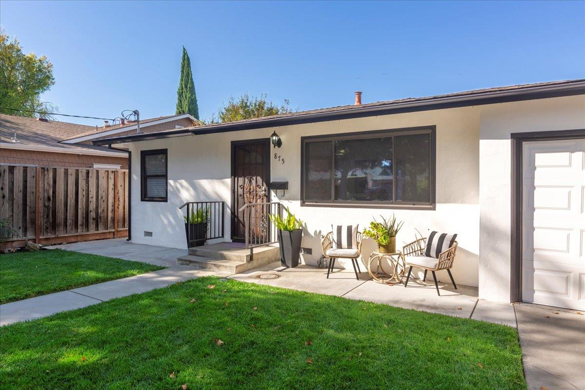 Detail Gallery Image 4 of 26 For 875 Mckendrie St, San Jose,  CA 95126 - 3 Beds | 1/1 Baths