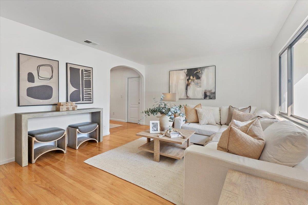 Detail Gallery Image 6 of 26 For 875 Mckendrie St, San Jose,  CA 95126 - 3 Beds | 1/1 Baths