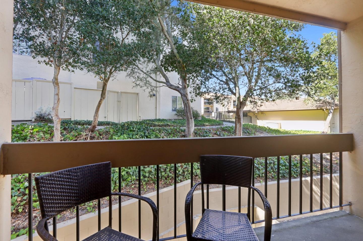 Detail Gallery Image 16 of 27 For 4205 Golden Oaks Ln, Monterey,  CA 93940 - 1 Beds | 1 Baths