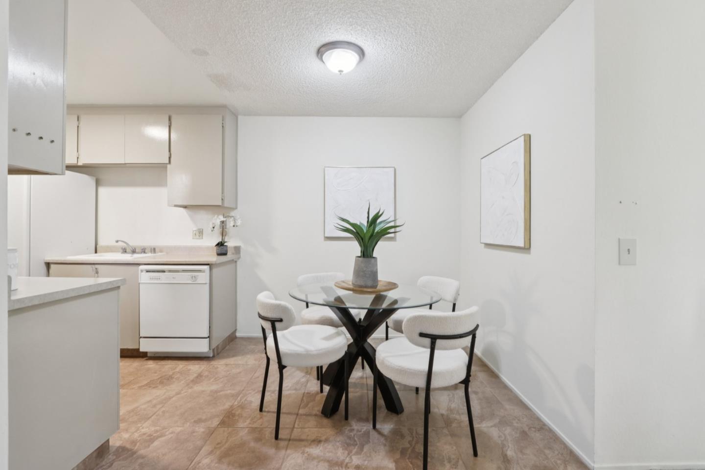 Detail Gallery Image 6 of 27 For 4205 Golden Oaks Ln, Monterey,  CA 93940 - 1 Beds | 1 Baths