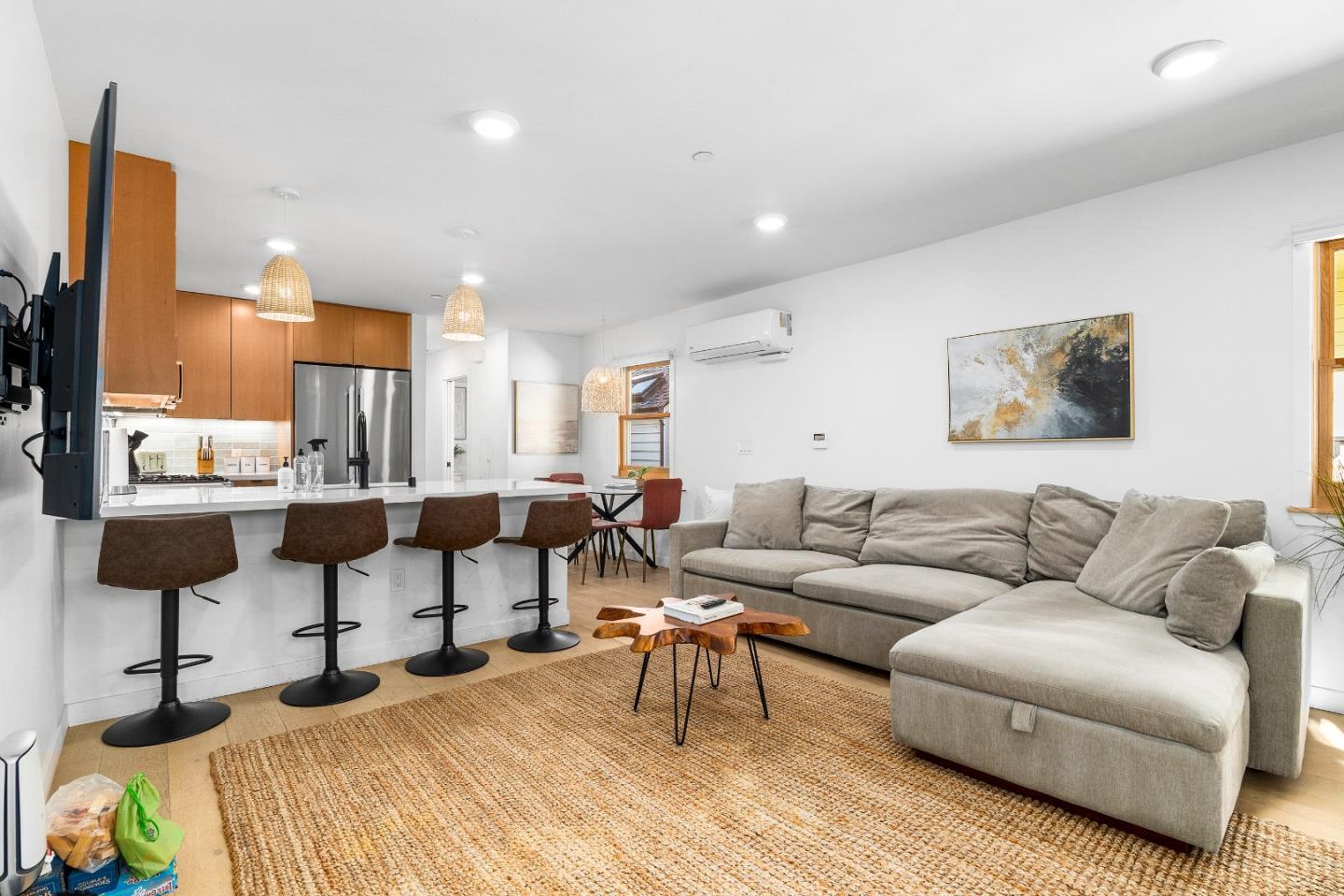 Detail Gallery Image 23 of 46 For 208 Capitola Ave, Capitola,  CA 95010 - 3 Beds | 3/3 Baths