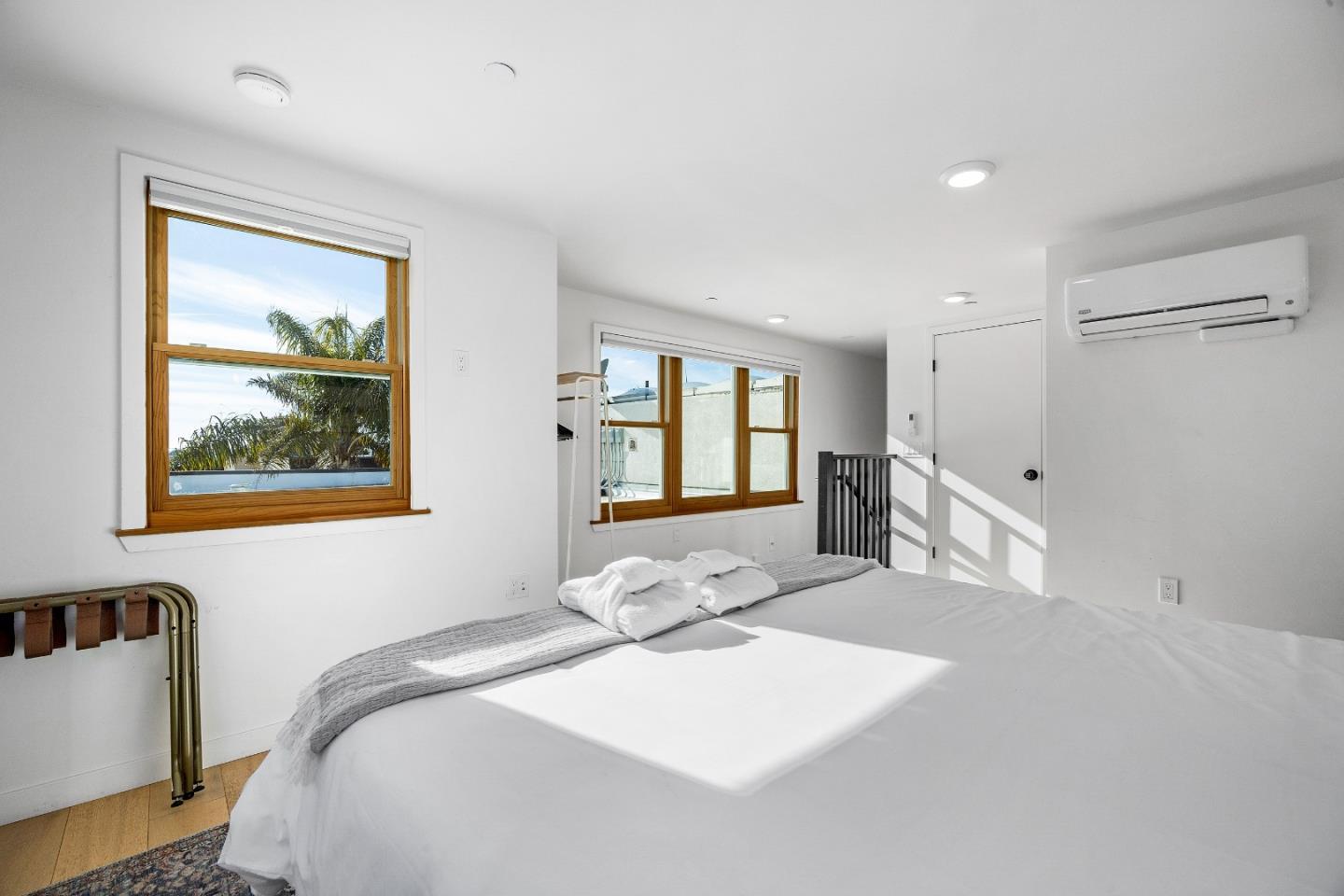 Detail Gallery Image 36 of 46 For 208 Capitola Ave, Capitola,  CA 95010 - 3 Beds | 3/3 Baths