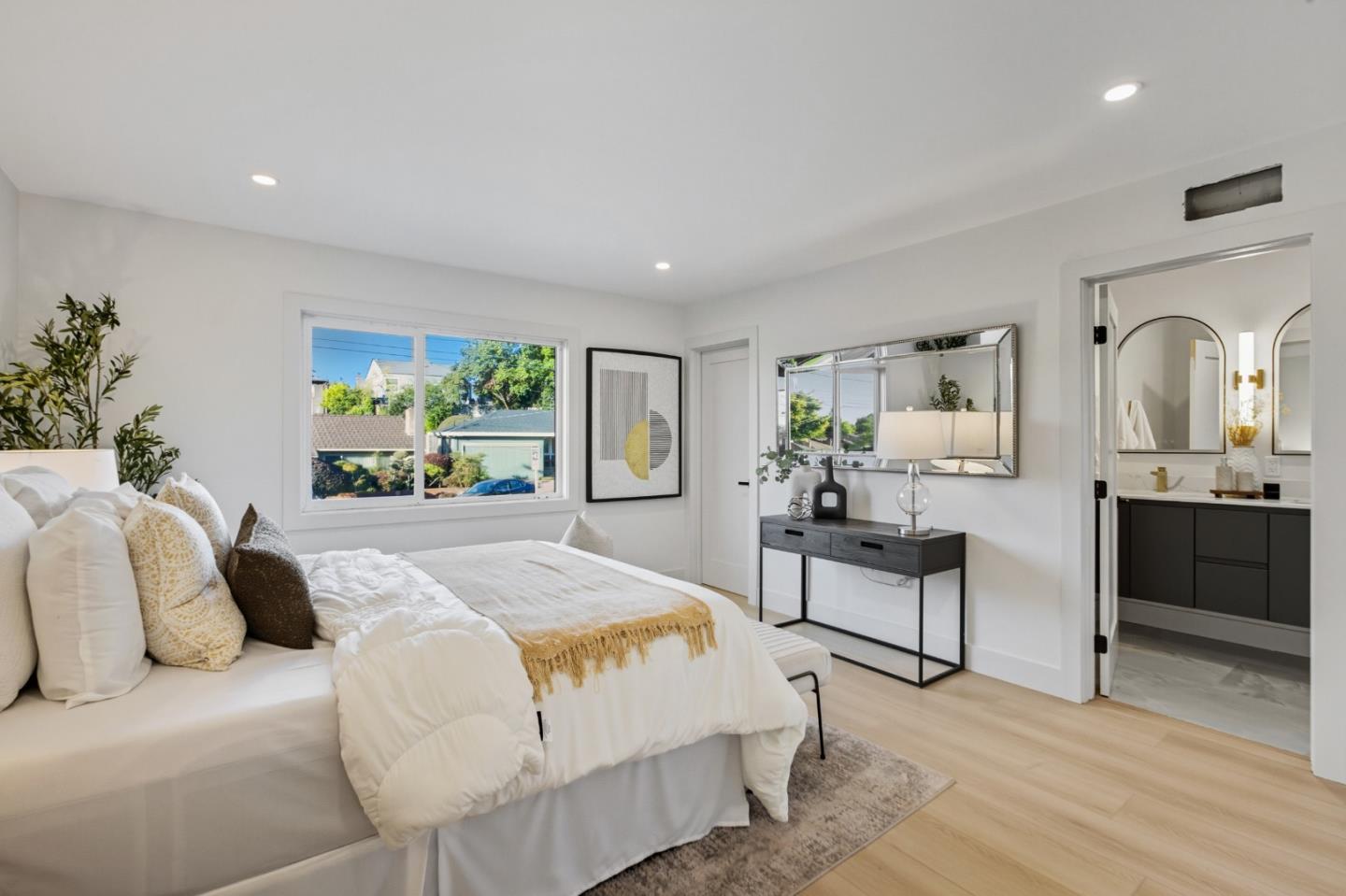 Detail Gallery Image 10 of 21 For 3332 Victor Ave, Oakland,  CA 94602 - 4 Beds | 2/1 Baths