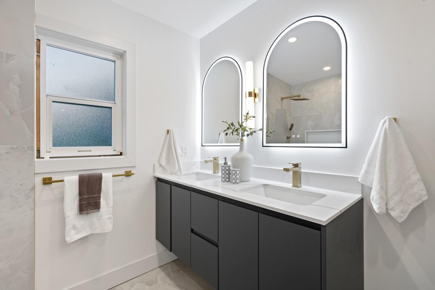 Detail Gallery Image 15 of 21 For 3332 Victor Ave, Oakland,  CA 94602 - 4 Beds | 2/1 Baths