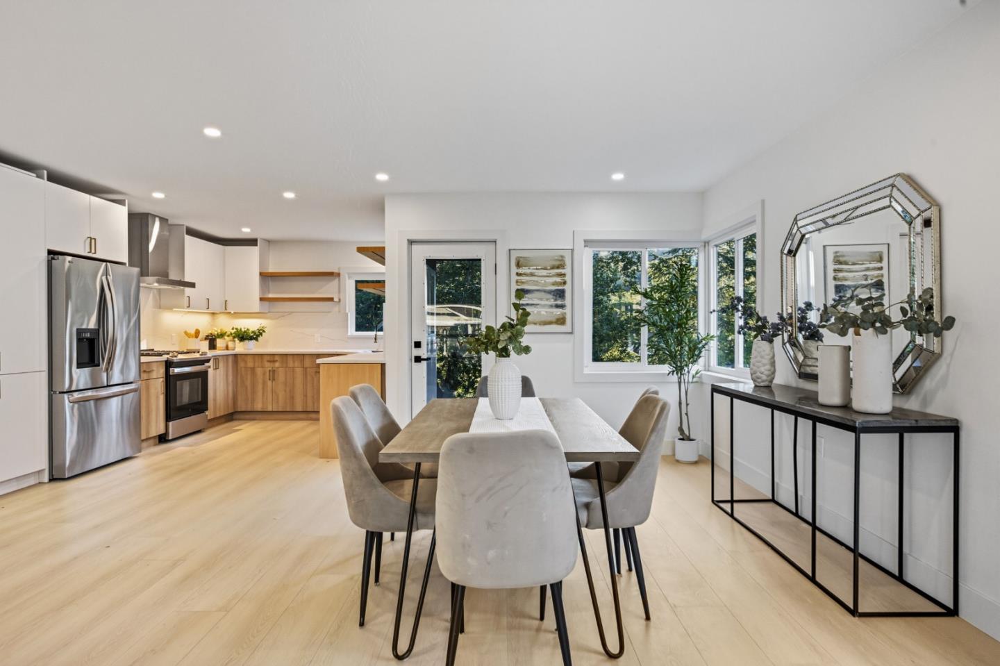 Detail Gallery Image 5 of 21 For 3332 Victor Ave, Oakland,  CA 94602 - 4 Beds | 2/1 Baths