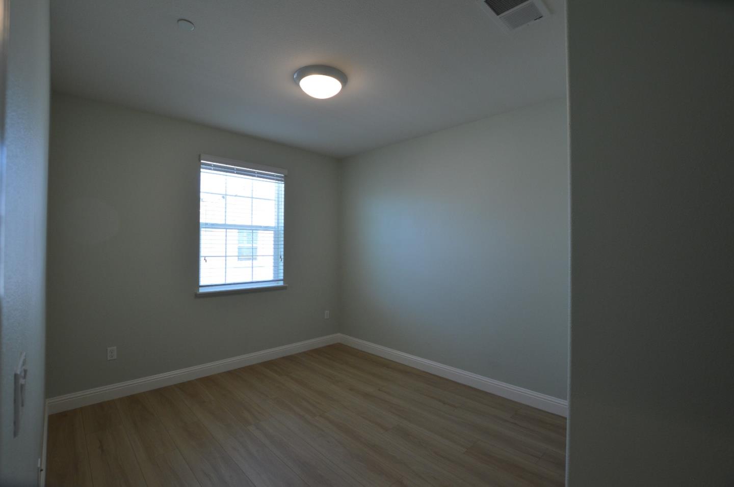 Detail Gallery Image 9 of 13 For 315 Wild Rose Way, Milpitas,  CA 95035 - 2 Beds | 2/1 Baths