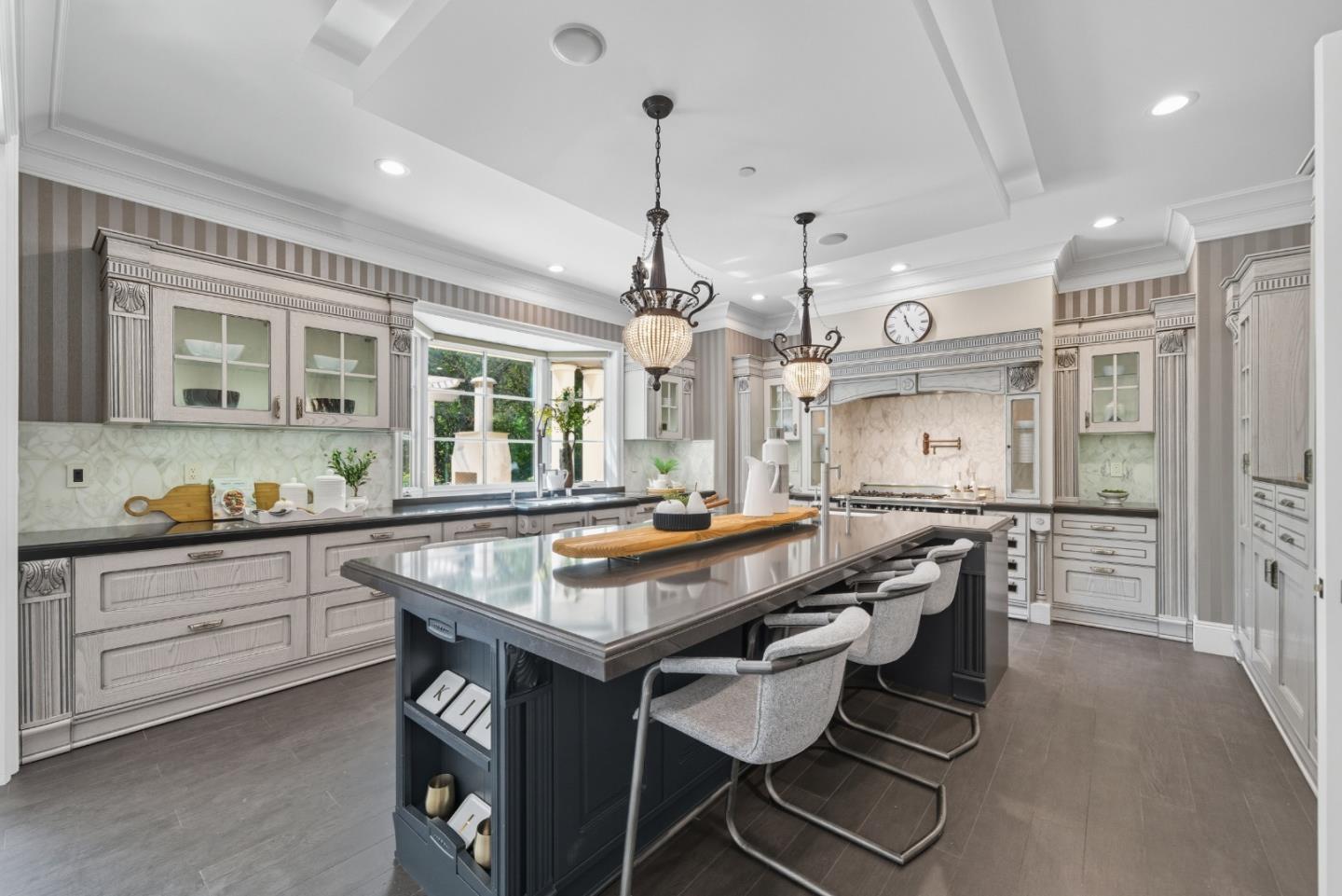 Detail Gallery Image 14 of 63 For 625 W Santa Inez Ave, Hillsborough,  CA 94010 - 5 Beds | 5/2 Baths