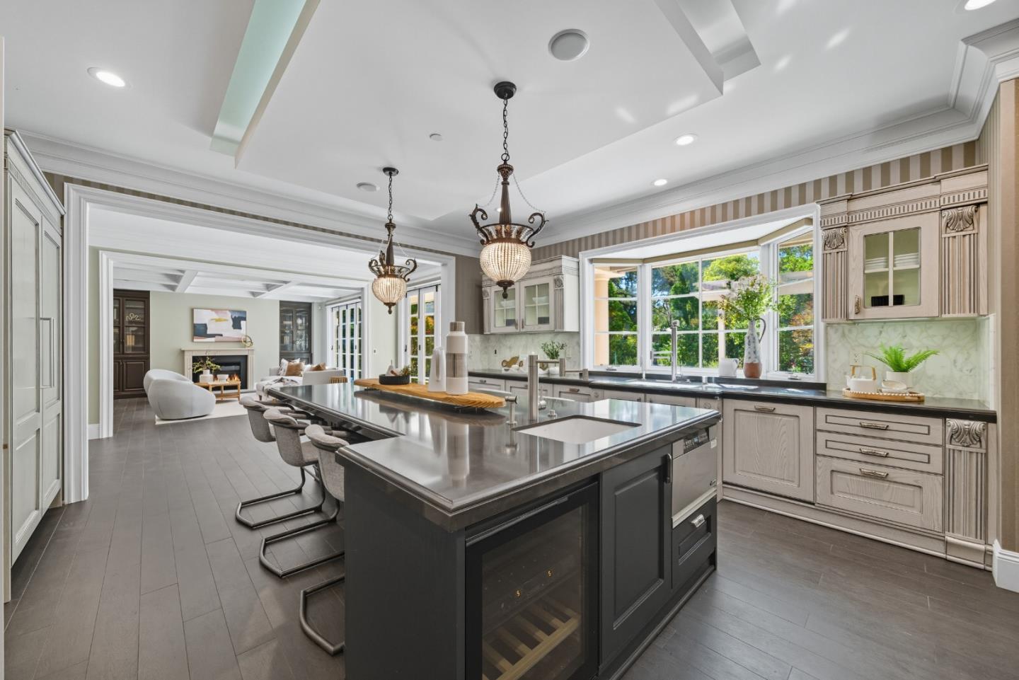 Detail Gallery Image 15 of 63 For 625 W Santa Inez Ave, Hillsborough,  CA 94010 - 5 Beds | 5/2 Baths