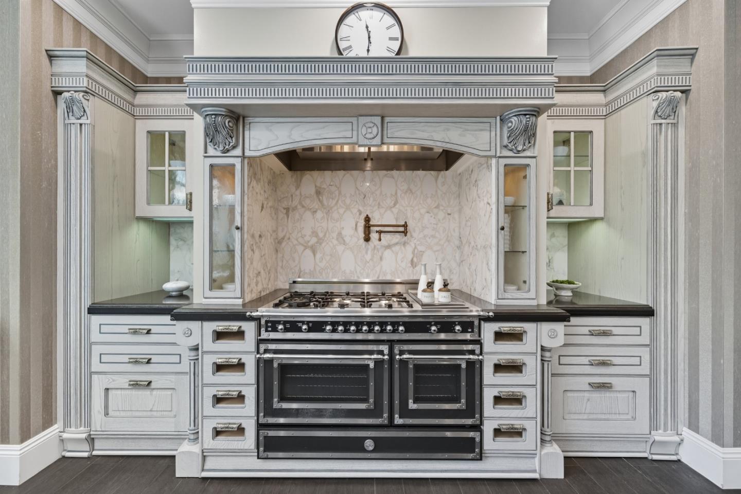 Detail Gallery Image 16 of 63 For 625 W Santa Inez Ave, Hillsborough,  CA 94010 - 5 Beds | 5/2 Baths