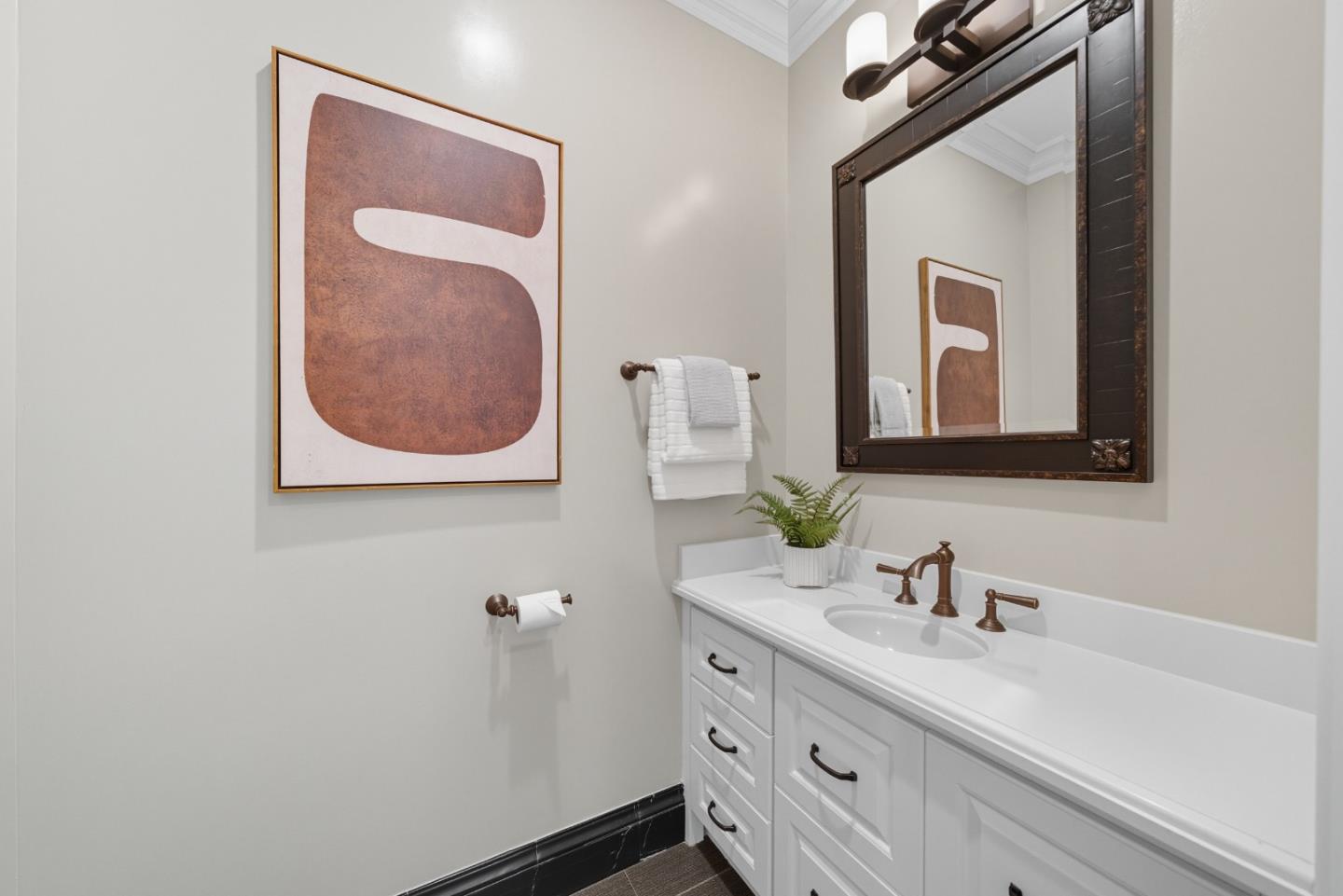 Detail Gallery Image 24 of 63 For 625 W Santa Inez Ave, Hillsborough,  CA 94010 - 5 Beds | 5/2 Baths