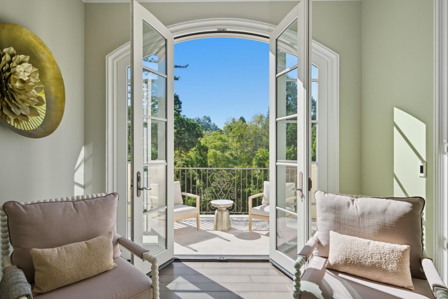 Detail Gallery Image 26 of 63 For 625 W Santa Inez Ave, Hillsborough,  CA 94010 - 5 Beds | 5/2 Baths