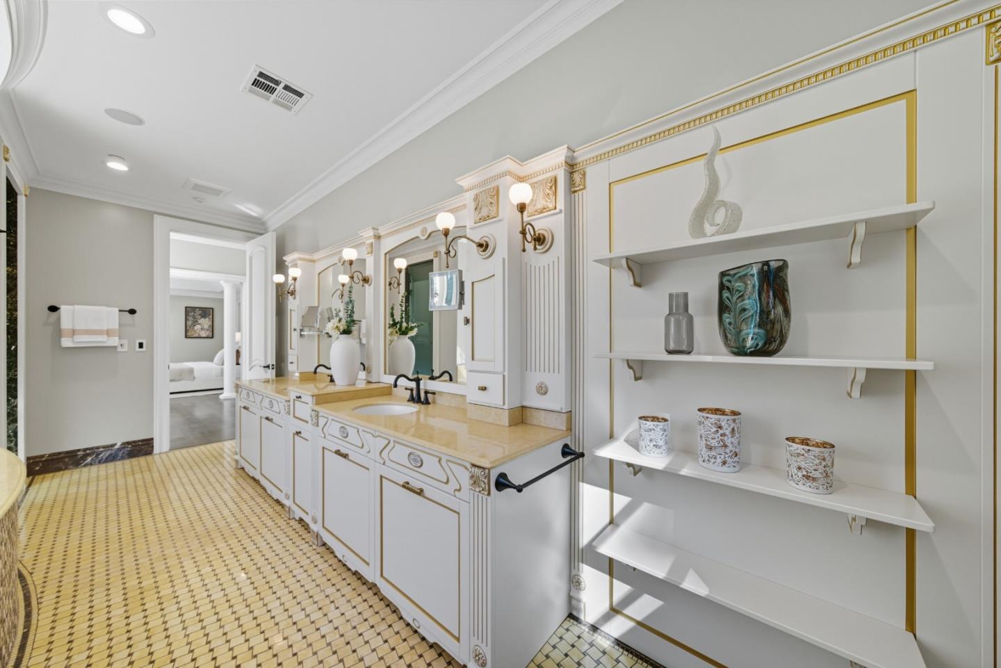 Detail Gallery Image 30 of 63 For 625 W Santa Inez Ave, Hillsborough,  CA 94010 - 5 Beds | 5/2 Baths