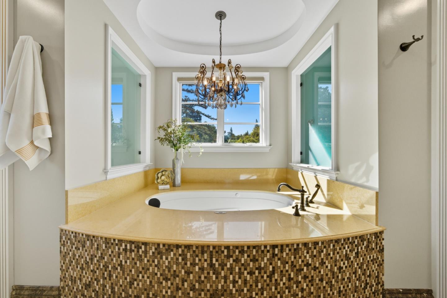 Detail Gallery Image 32 of 63 For 625 W Santa Inez Ave, Hillsborough,  CA 94010 - 5 Beds | 5/2 Baths