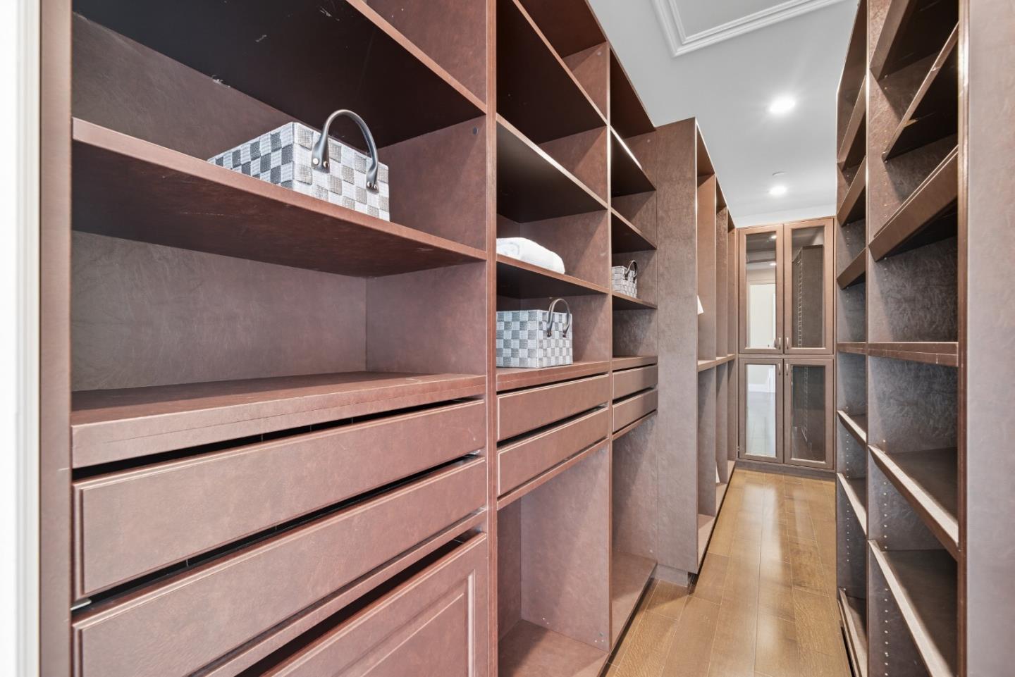 Detail Gallery Image 35 of 63 For 625 W Santa Inez Ave, Hillsborough,  CA 94010 - 5 Beds | 5/2 Baths