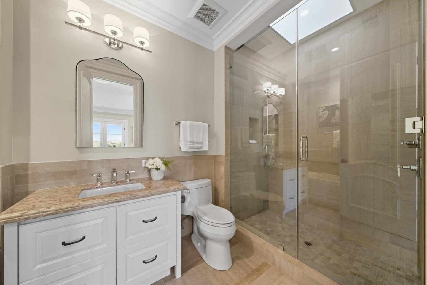 Detail Gallery Image 38 of 63 For 625 W Santa Inez Ave, Hillsborough,  CA 94010 - 5 Beds | 5/2 Baths