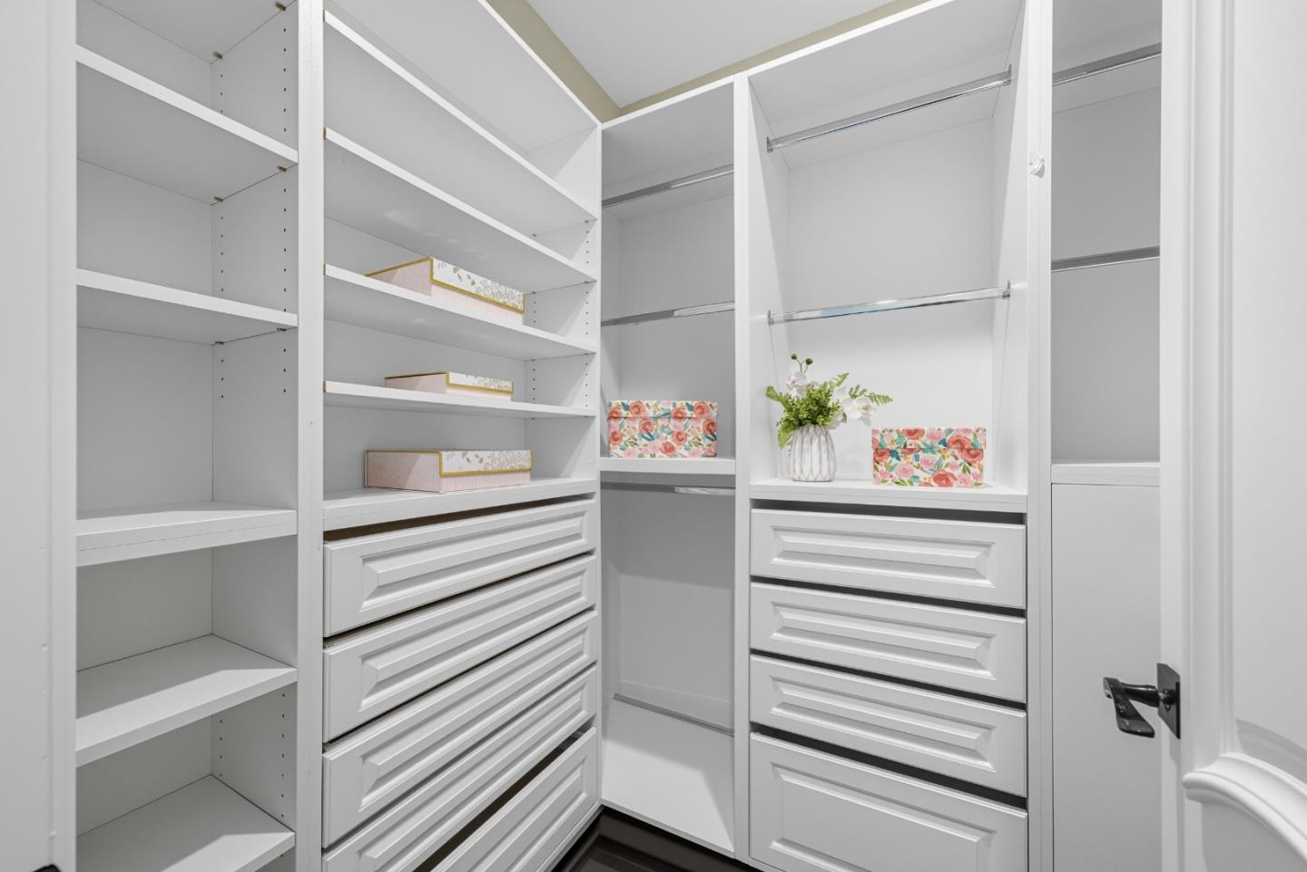 Detail Gallery Image 39 of 63 For 625 W Santa Inez Ave, Hillsborough,  CA 94010 - 5 Beds | 5/2 Baths