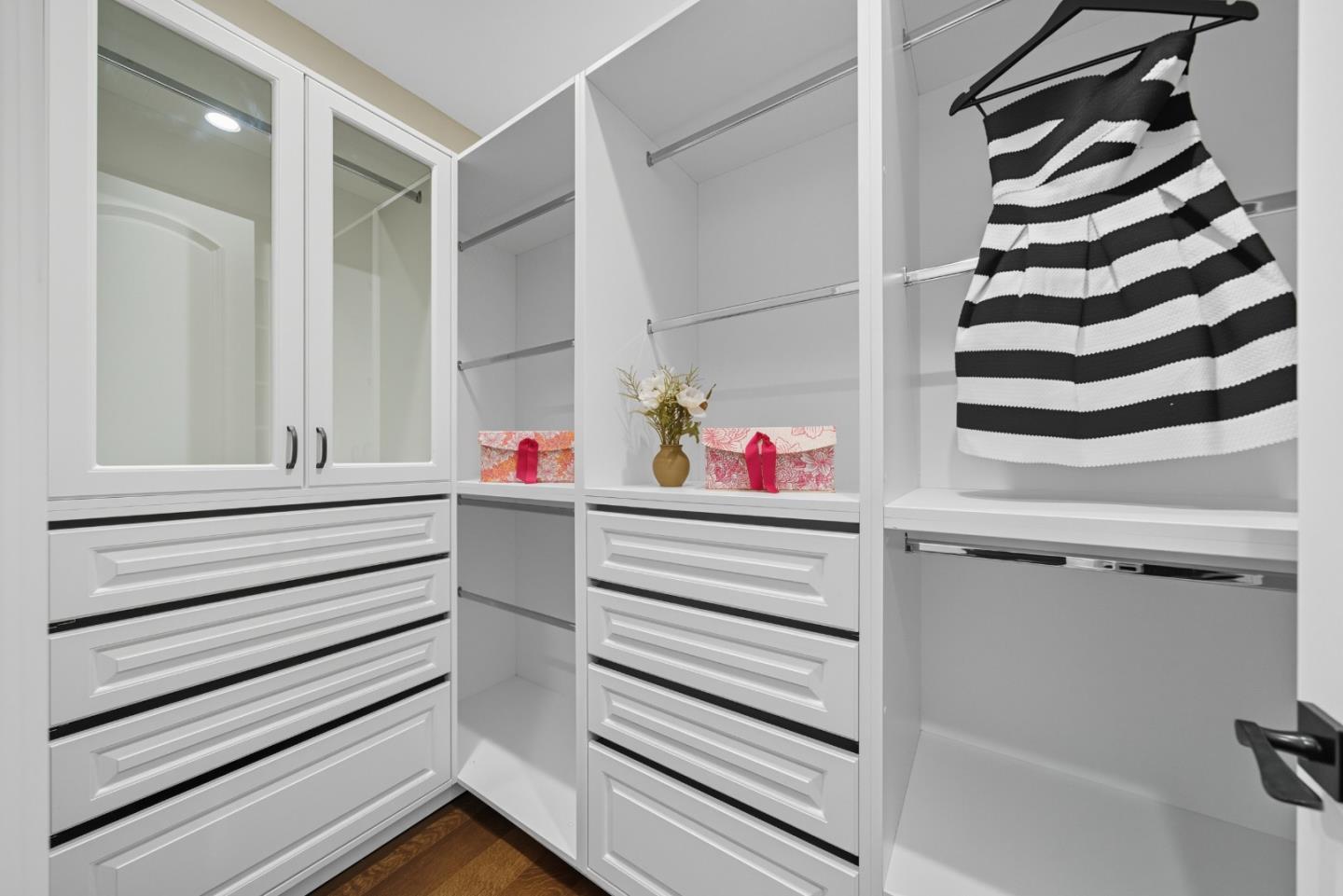 Detail Gallery Image 43 of 63 For 625 W Santa Inez Ave, Hillsborough,  CA 94010 - 5 Beds | 5/2 Baths