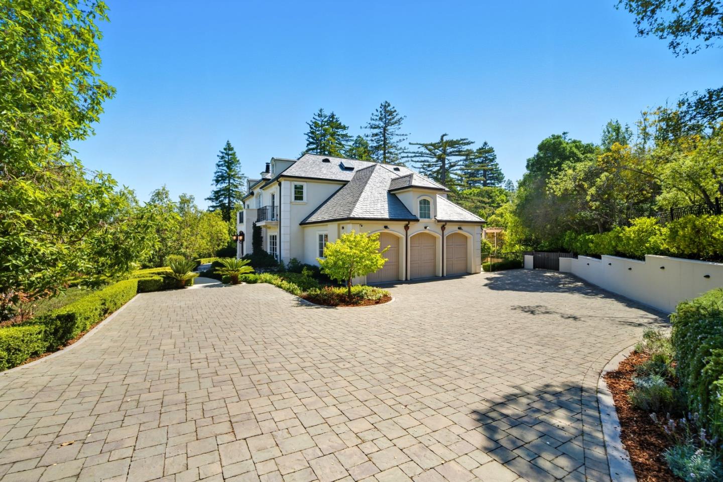 Detail Gallery Image 60 of 63 For 625 W Santa Inez Ave, Hillsborough,  CA 94010 - 5 Beds | 5/2 Baths