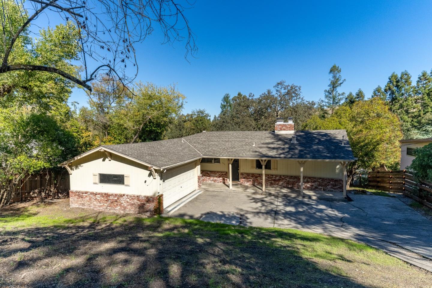 Detail Gallery Image 3 of 32 For 430 Summit Rd, Walnut Creek,  CA 94598 - 3 Beds | 3 Baths