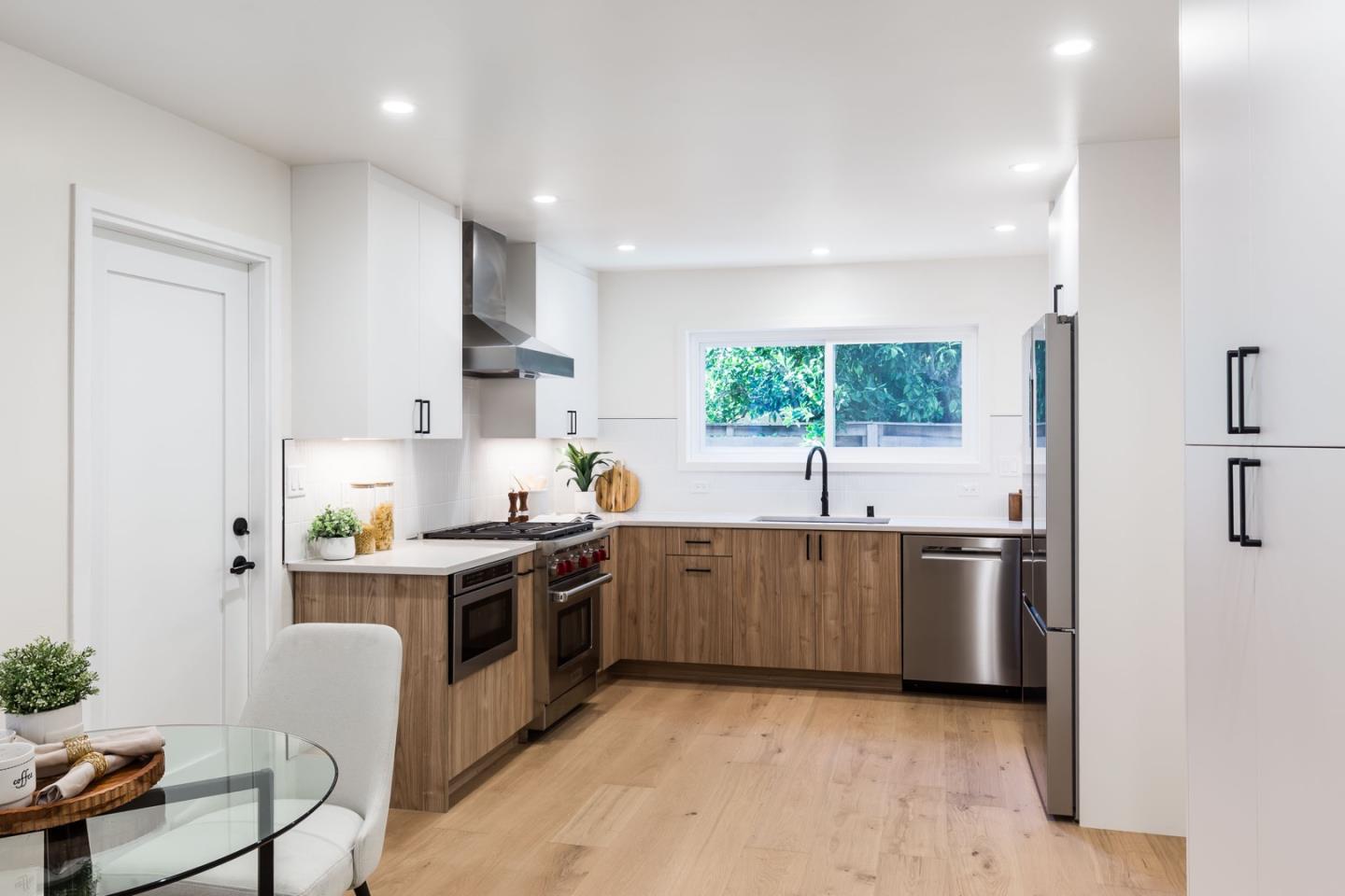 Detail Gallery Image 4 of 17 For 2498 Raleigh Dr, San Jose,  CA 95124 - 4 Beds | 2 Baths