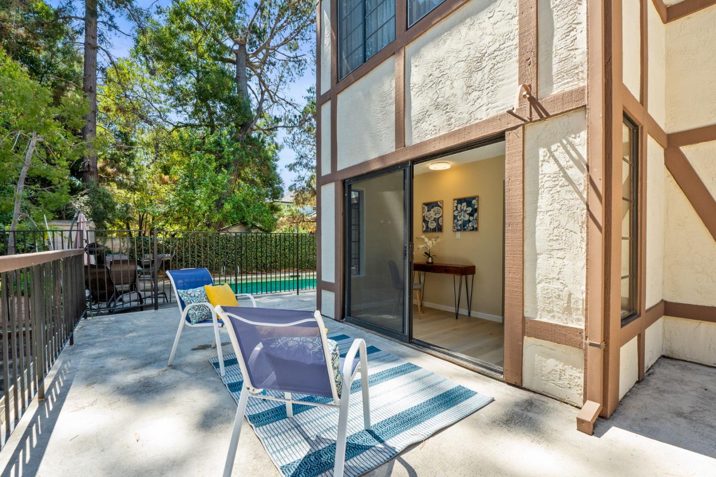 Detail Gallery Image 15 of 18 For 735 El Camino Real #104,  Burlingame,  CA 94010 - 2 Beds | 1 Baths