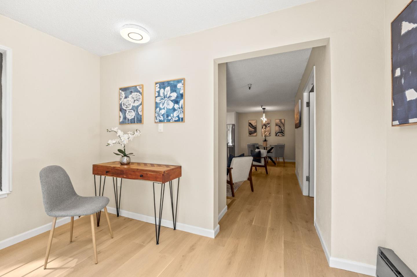 Detail Gallery Image 8 of 18 For 735 El Camino Real #104,  Burlingame,  CA 94010 - 2 Beds | 1 Baths