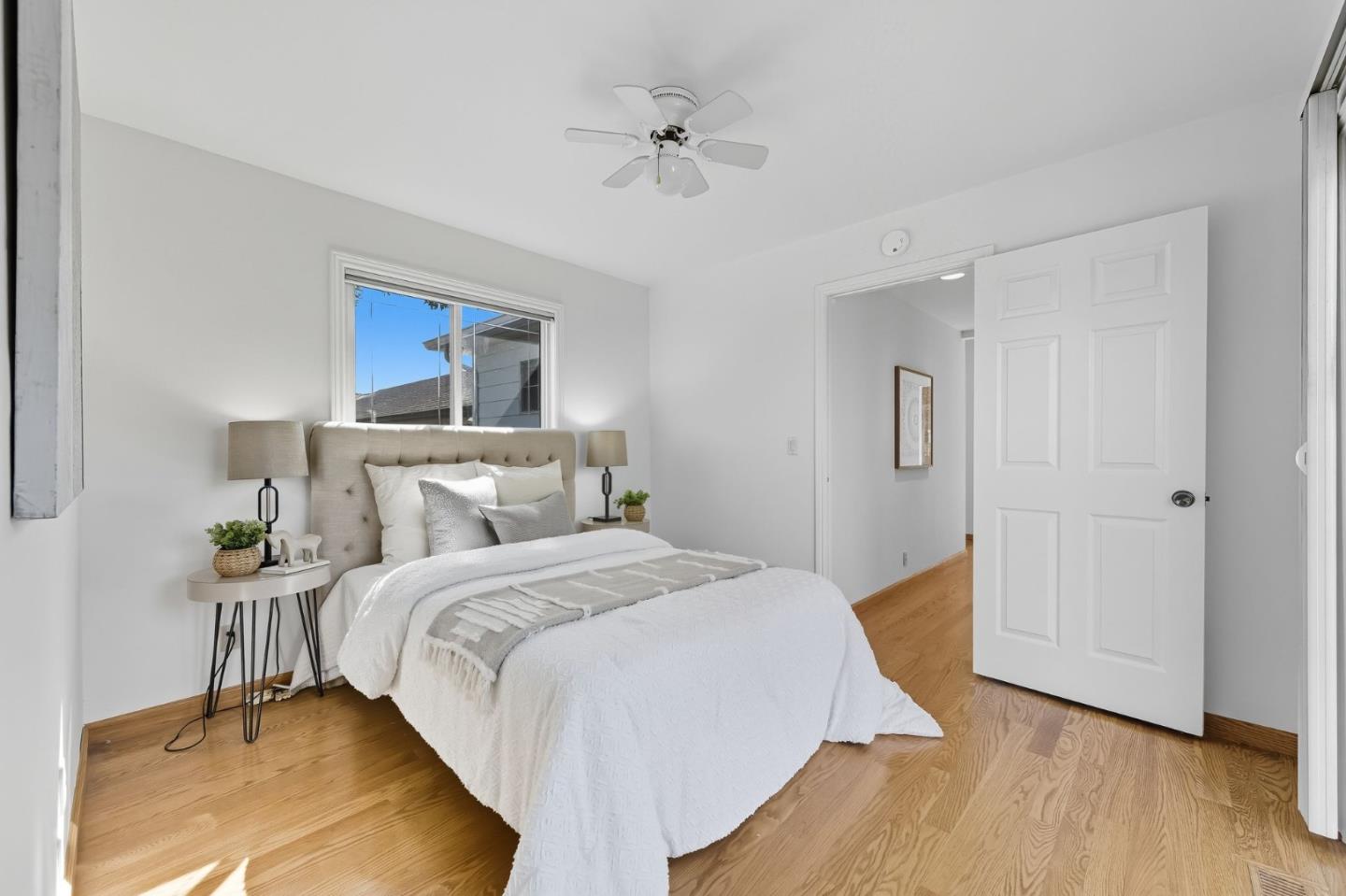 Detail Gallery Image 15 of 31 For 89 Hilltop Dr, San Carlos,  CA 94070 - 3 Beds | 2 Baths