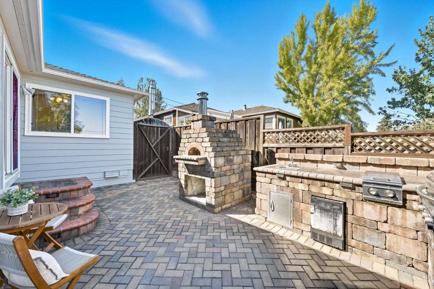 Detail Gallery Image 23 of 31 For 89 Hilltop Dr, San Carlos,  CA 94070 - 3 Beds | 2 Baths