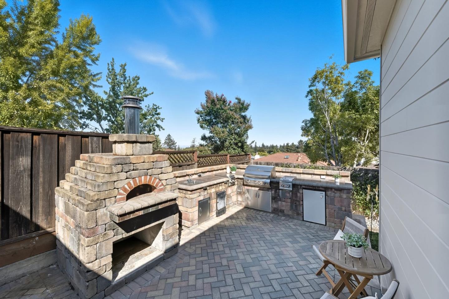 Detail Gallery Image 24 of 31 For 89 Hilltop Dr, San Carlos,  CA 94070 - 3 Beds | 2 Baths